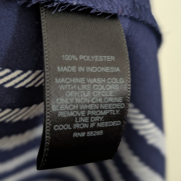 Express Women's Medium Blouse | Blue w/Warm Pink & White | Like New - Picture 4 of 7